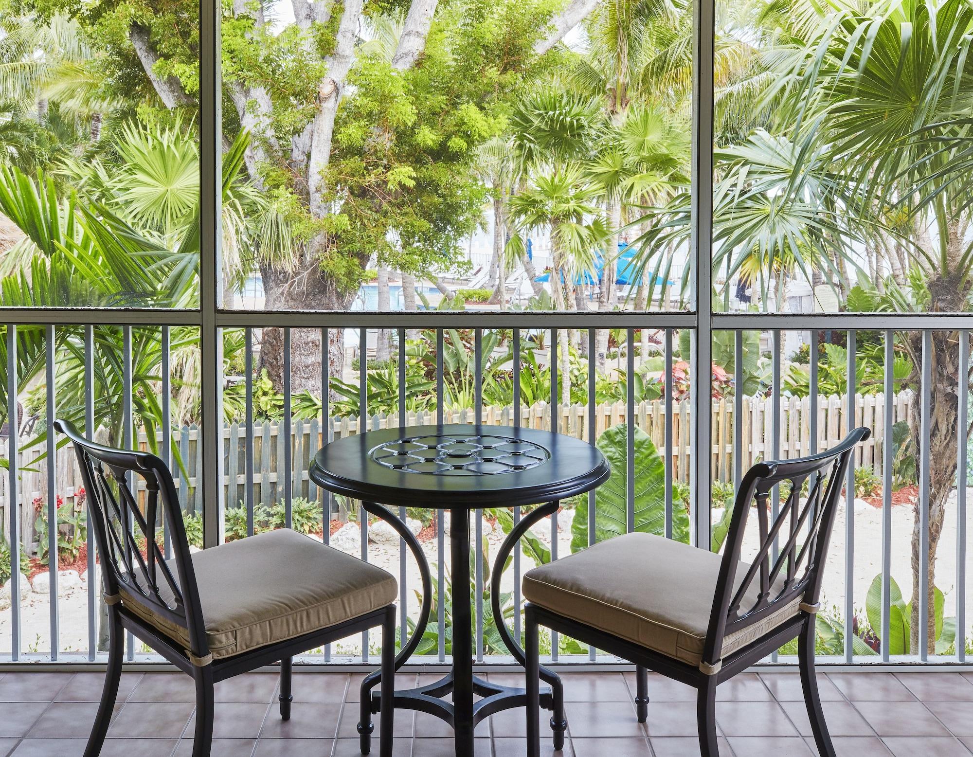 Cheeca Lodge & Spa Islamorada Exteriér fotografie A screened-in balcony