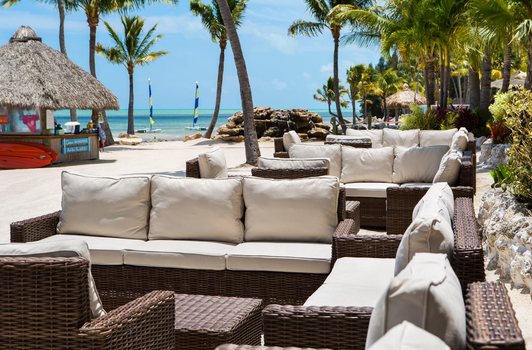 Cheeca Lodge & Spa Islamorada Exteriér fotografie Beachfront lounge at the resort