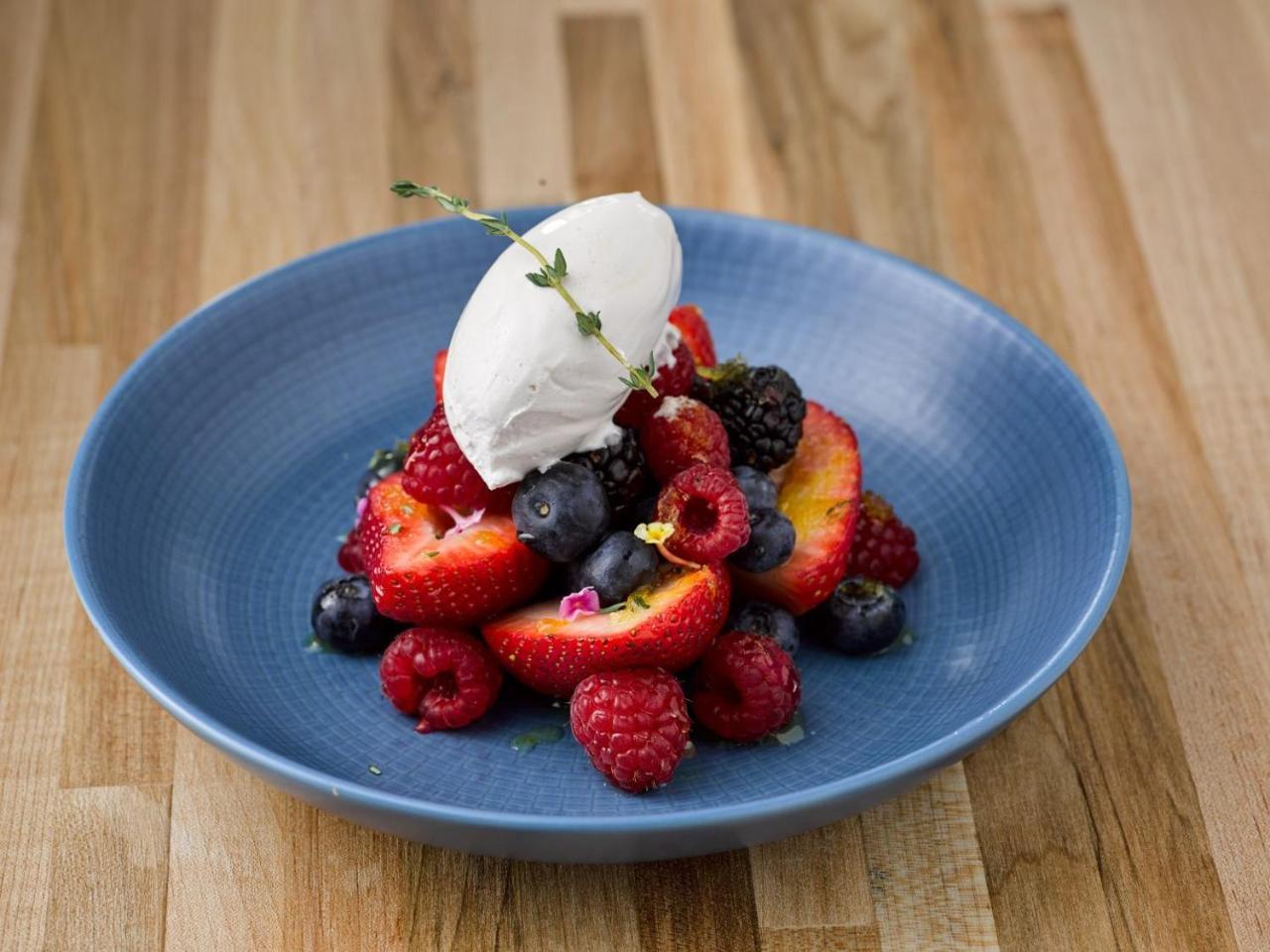 Cheeca Lodge & Spa Islamorada Exteriér fotografie A fruit salad with yoghurt