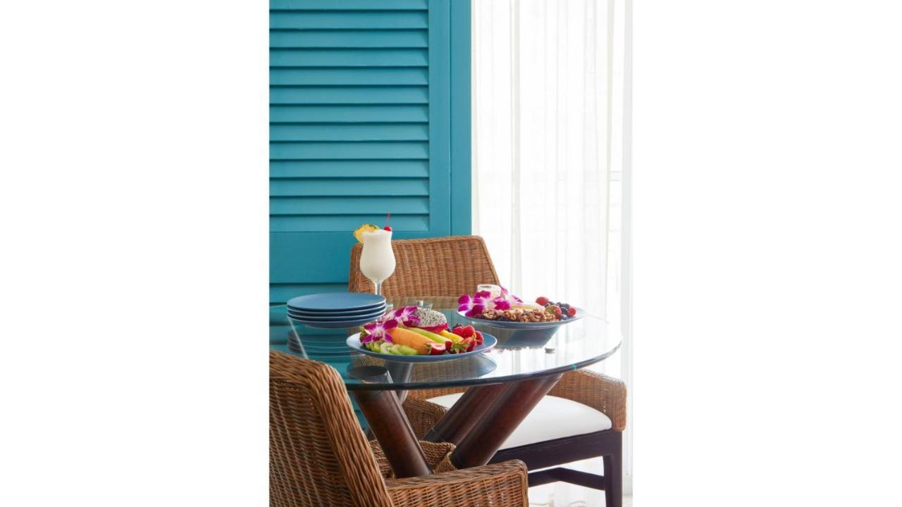 Cheeca Lodge & Spa Islamorada Exteriér fotografie A table with a glass tabletop