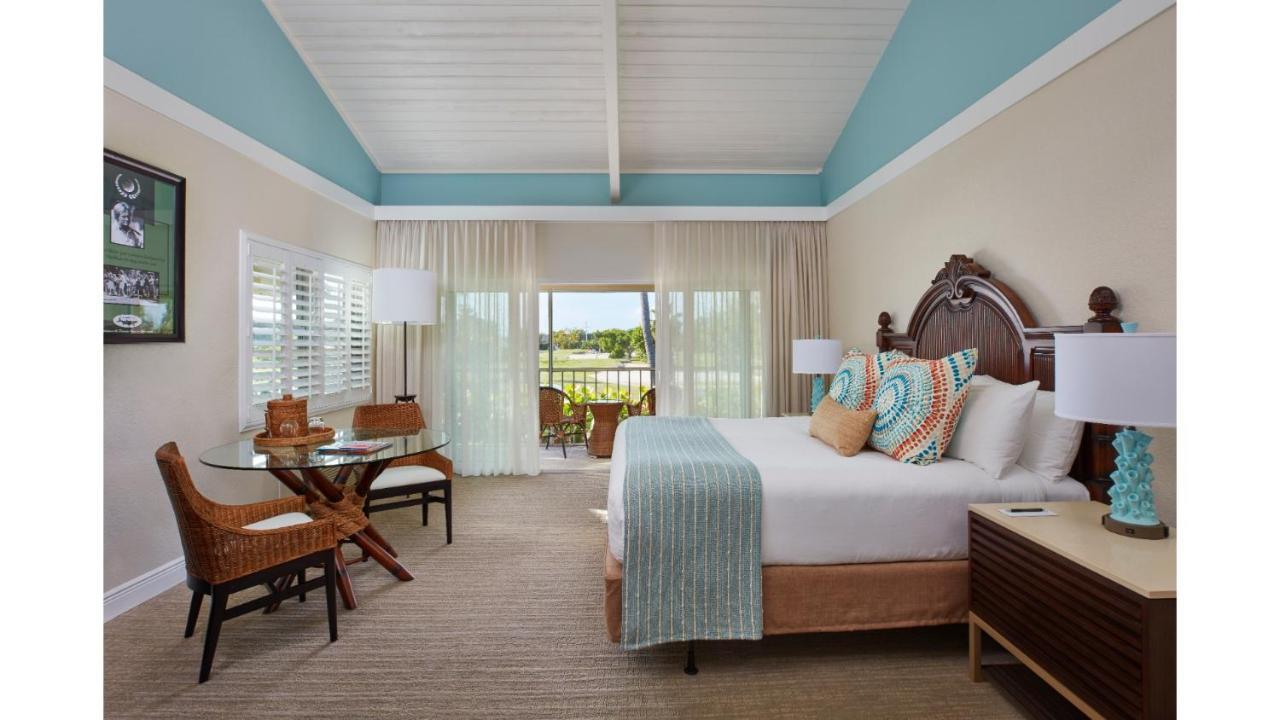 Cheeca Lodge & Spa Islamorada Exteriér fotografie A guest room at the Hilton Marco Island Beach Resort & Club